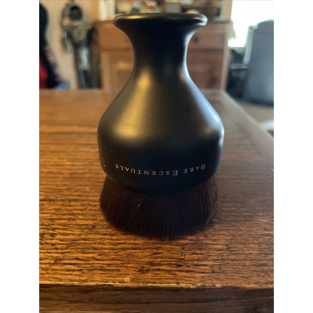 Bare Escentual Bare Minerals Deluxe Tan Round Brush - Limited Edition